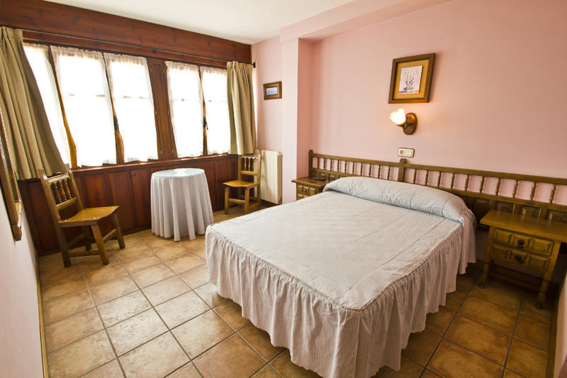 Hospedaje Granada San Vicente De La Barquera Cameră foto